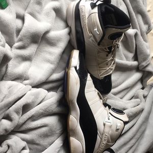 Air Jordan six rings